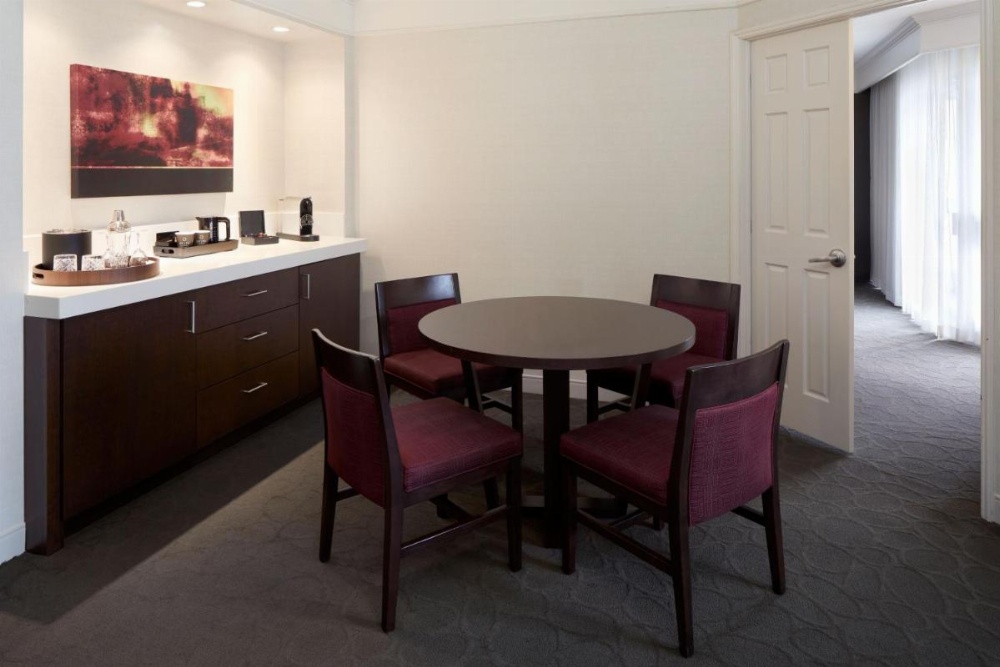 Delta Hotels by Marriott Montreal Image 37