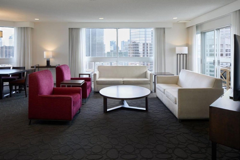 Delta Hotels by Marriott Montreal Image 38