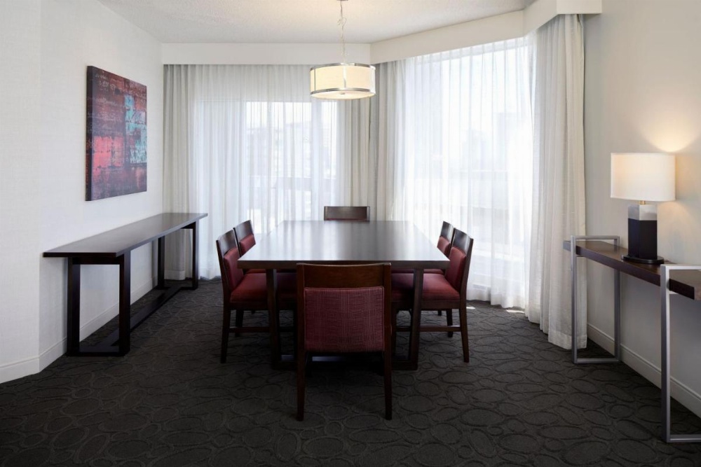 Delta Hotels by Marriott Montreal Image 41